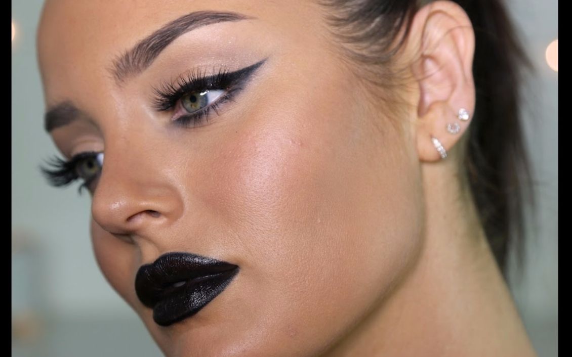 chloe morello | 终极黑唇妆容