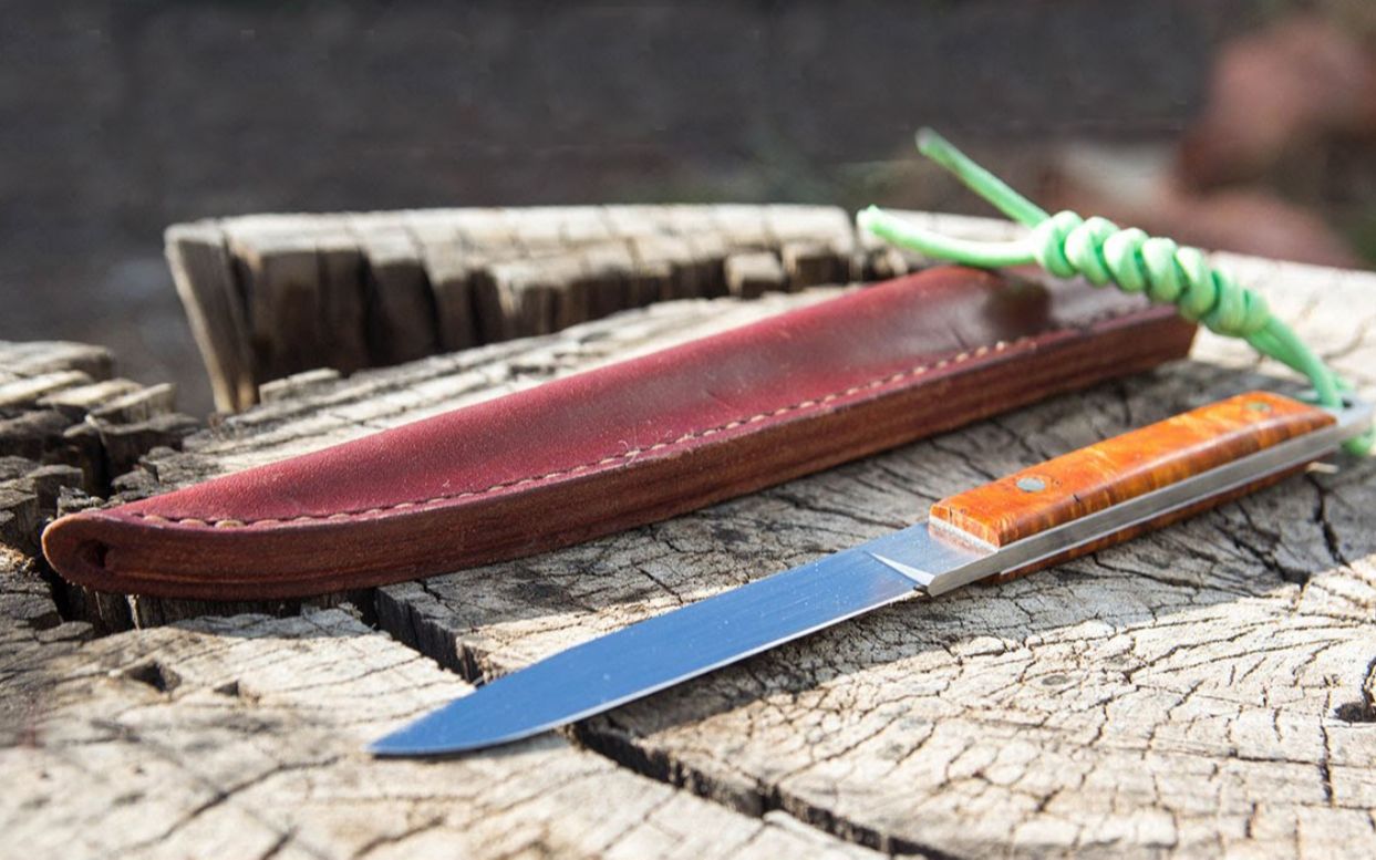 人狠话不多,社会我刀哥,手打真皮带鞘蛇刀