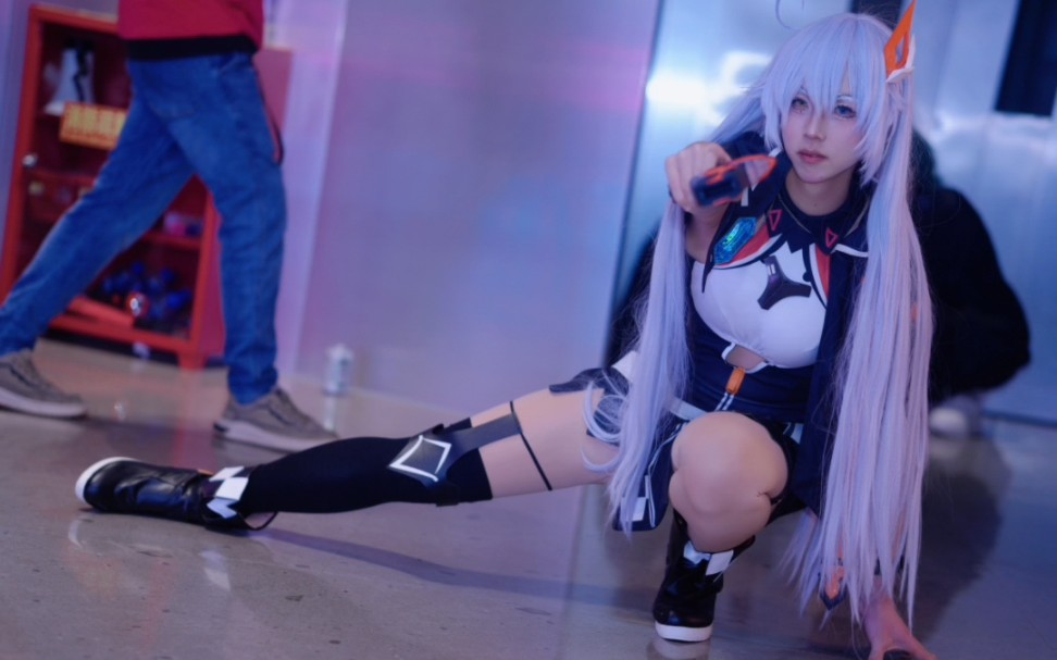 崩坏三琪亚娜天穹游侠cos,个人认为的崩三巅峰,最喜欢的一套装甲