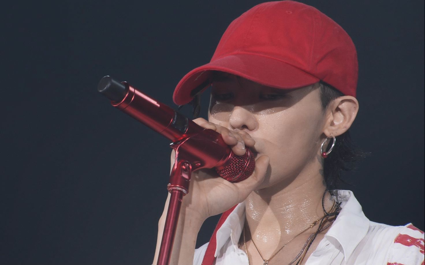 [图]权志龙神曲现场！！！画质好到哭！！G-DRAGON - Divina Commedia live