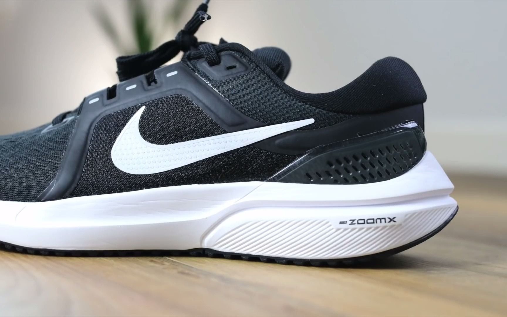 耐克是否在向我们说谎 nike air zoom vomero 16 评论   上脚!