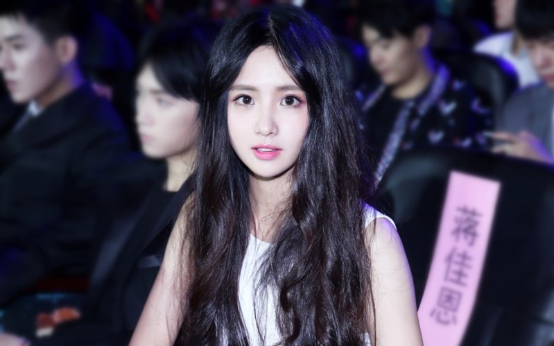 蒋佳恩萌你一脸血的日常,饰演《花间提壶方大厨》方一勺