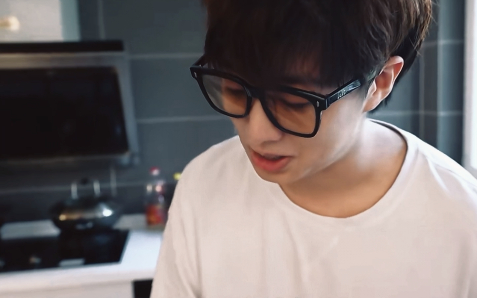 【小潮院长】can you kiss me more?