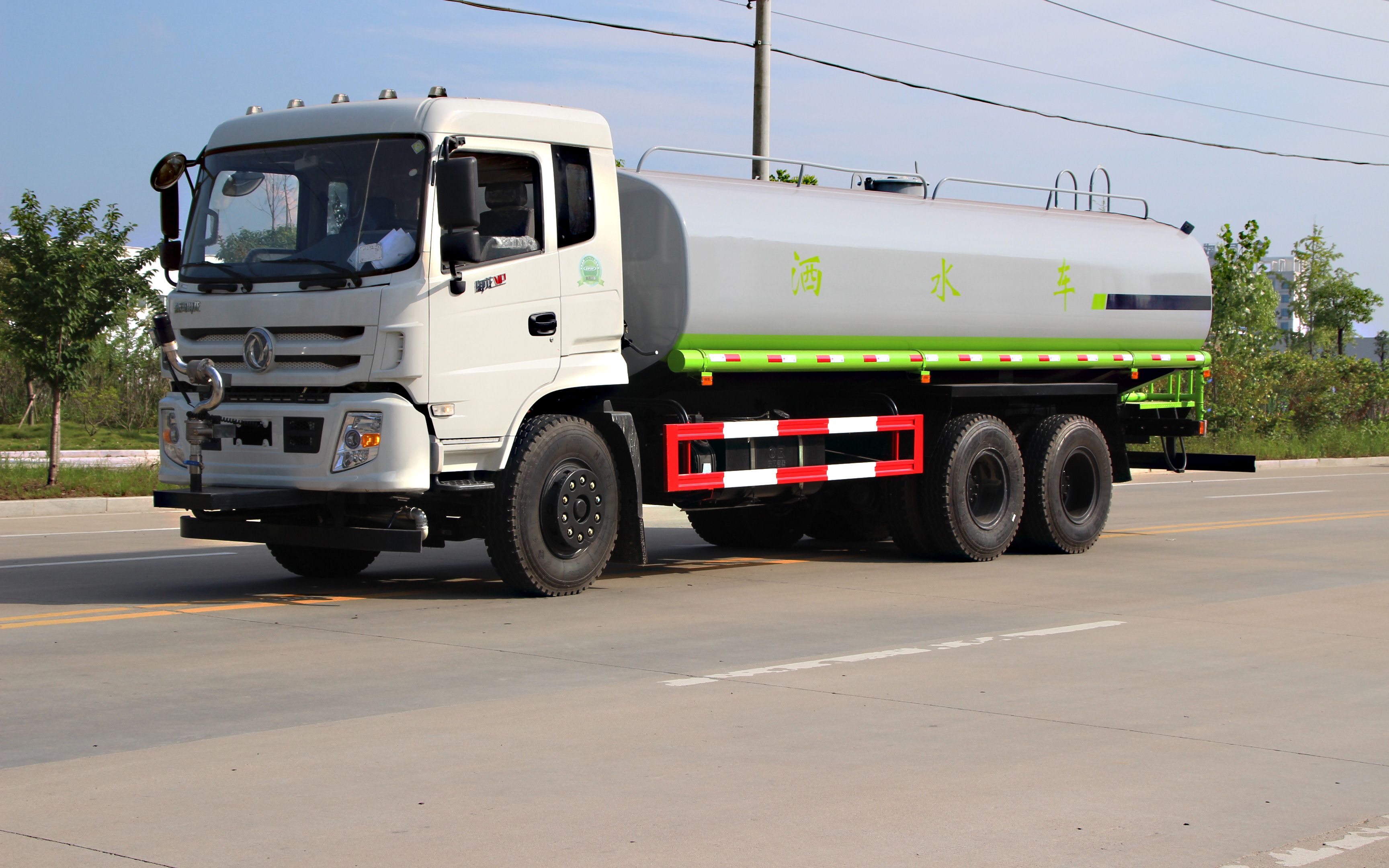 拉水罐车20吨价格 大型农药喷洒车多少钱一辆