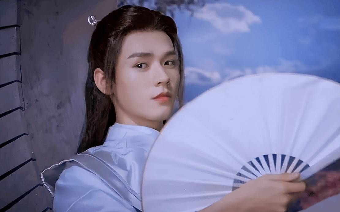 【龚俊】与【扇子】的缘分,不会有人不知道吧