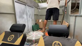 开二手电动三轮去穷游 好朋友帮忙来改造 堪比几十万房车 太牛了
