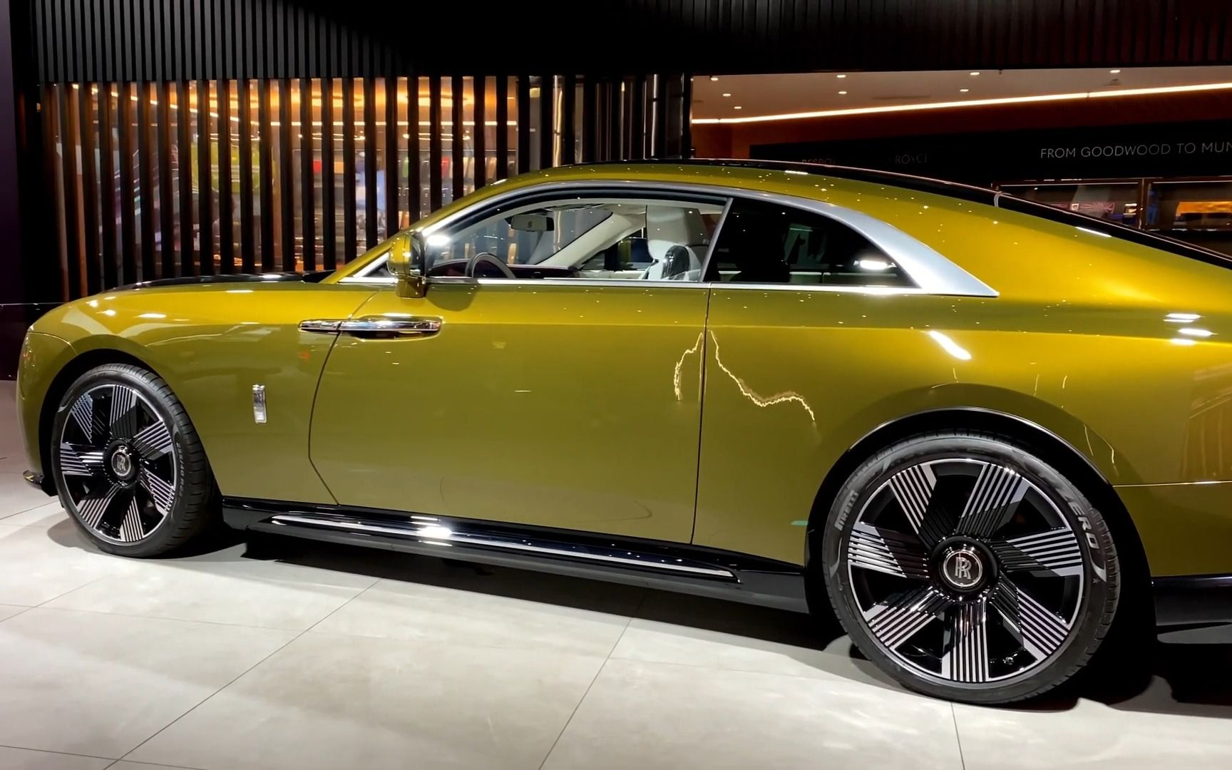 全铝"奢华架构"劳斯莱斯首款电车"闪灵"