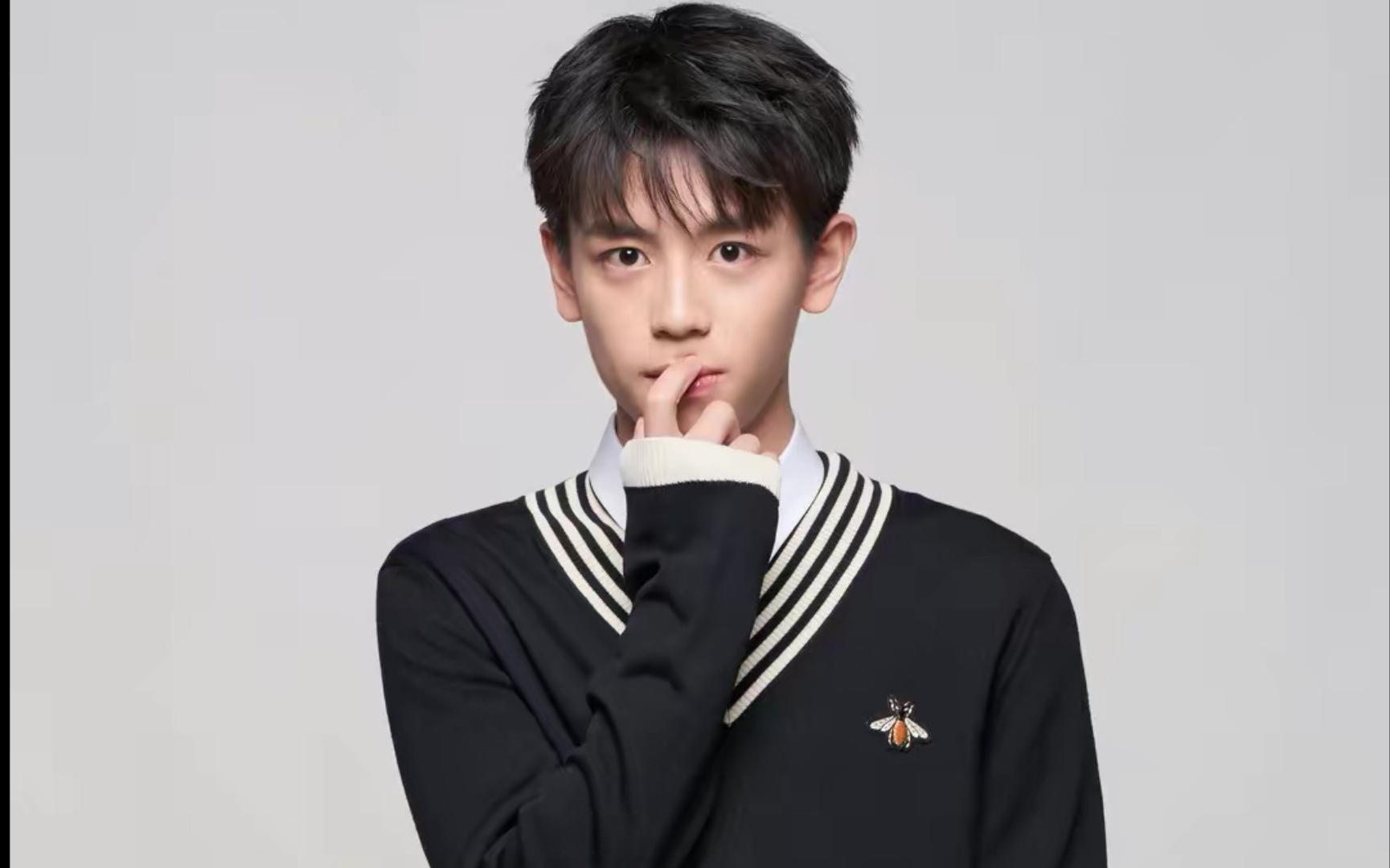 「陈梓铭210723直播」帅哥深夜西瓜吃播 粉丝直呼太帅啦