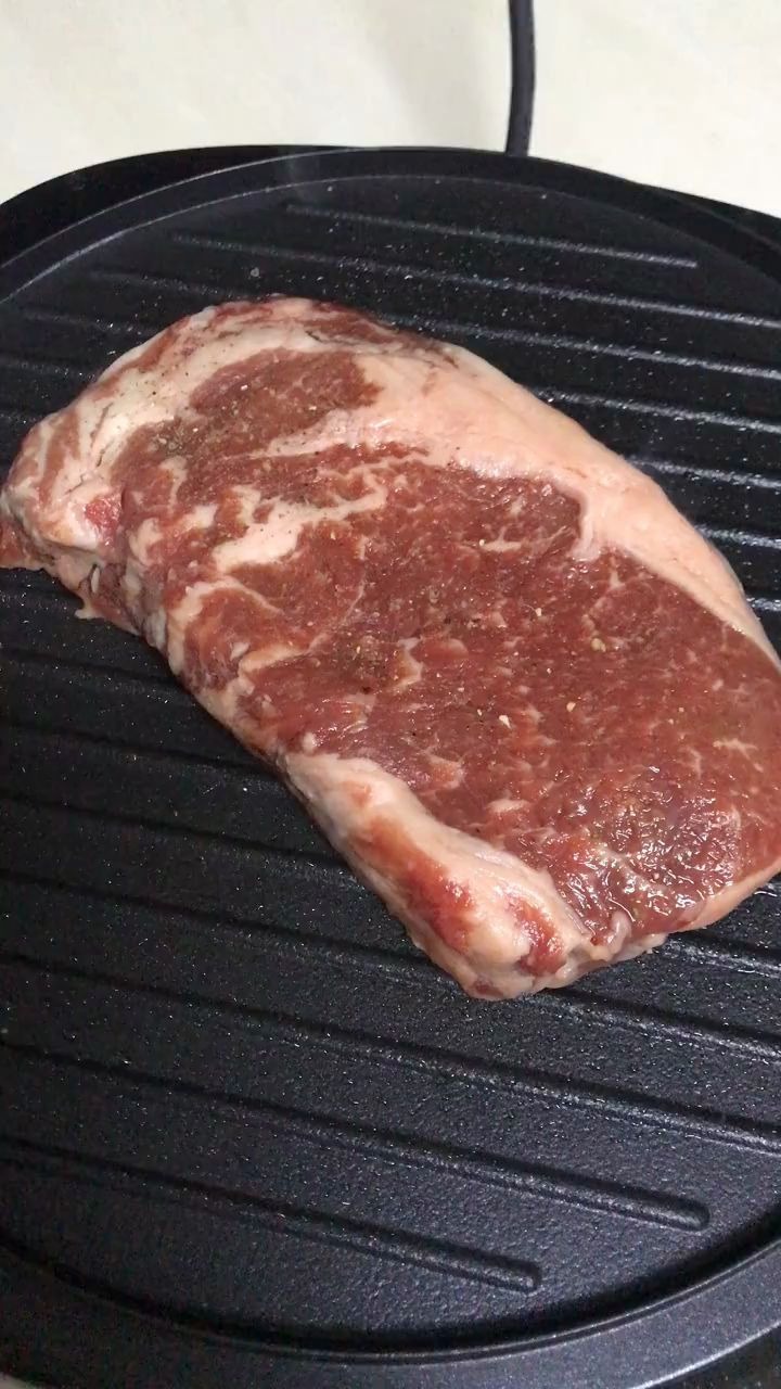 德云社】郎鹤炎  05月25日  别看就是个电饼铛,7分熟网格牛排一样安排