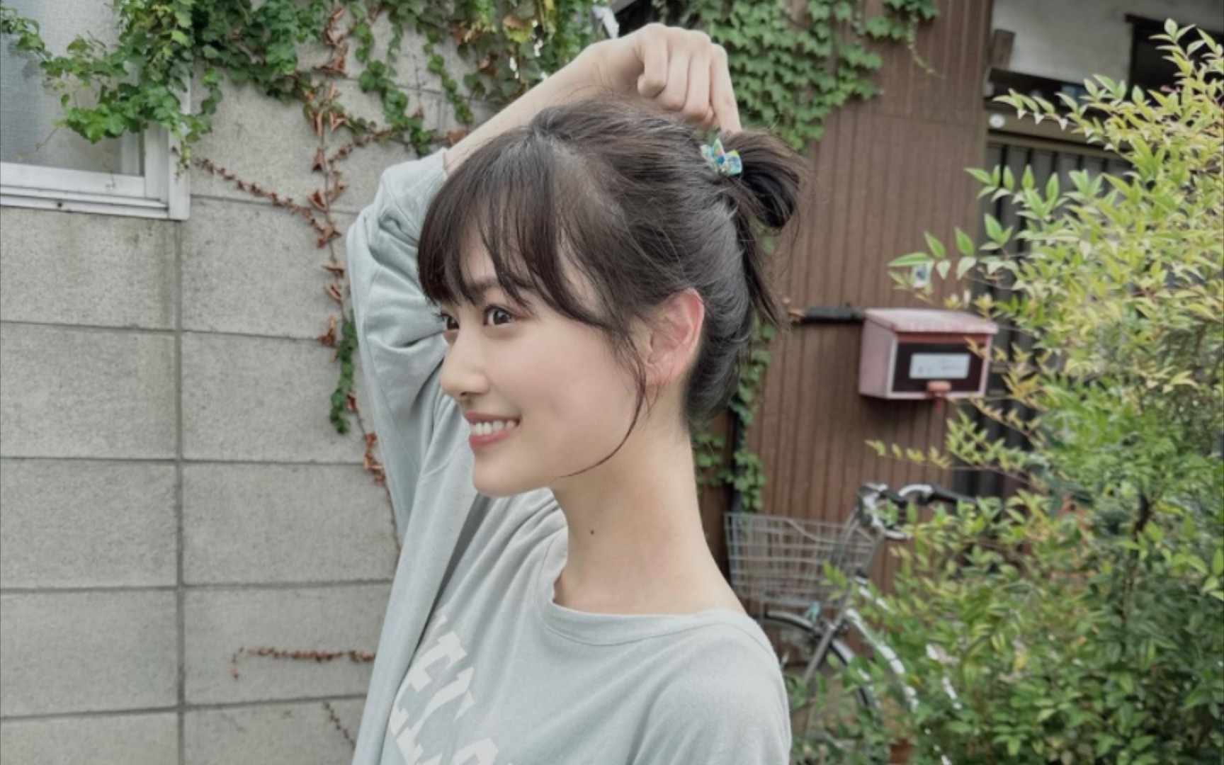 乃木坂46山下美月更新instagram,上传出演日剧《下克上棒球少年》的