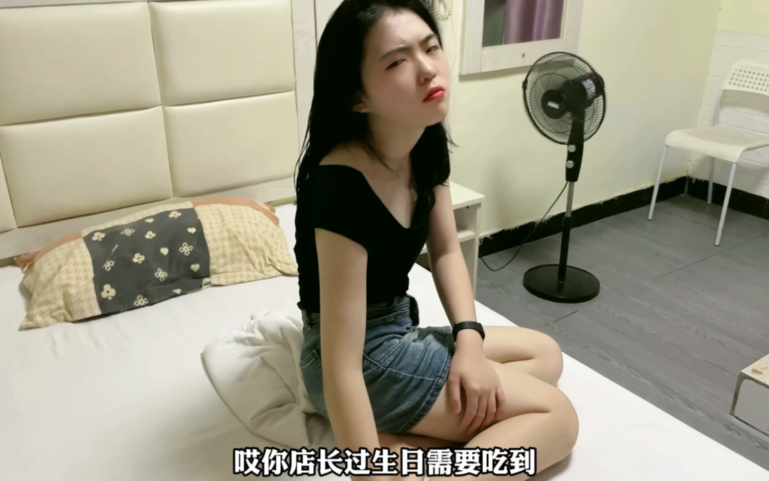 女儿越来越叛逆,深夜聚会不回家,气的老爸拿戒尺“教训”哔哩哔哩bilibili