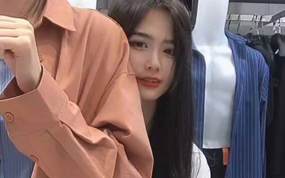 安妮安娜双重人格可御可萝