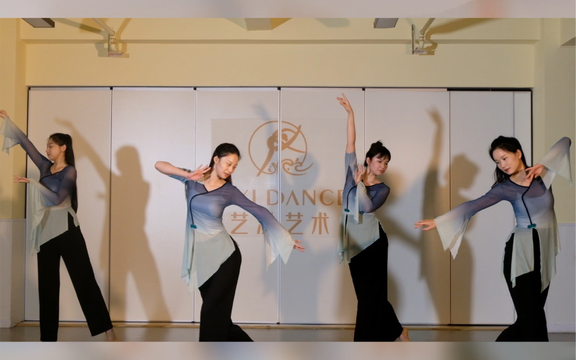 岳阳成人舞蹈《烟雨行舟》