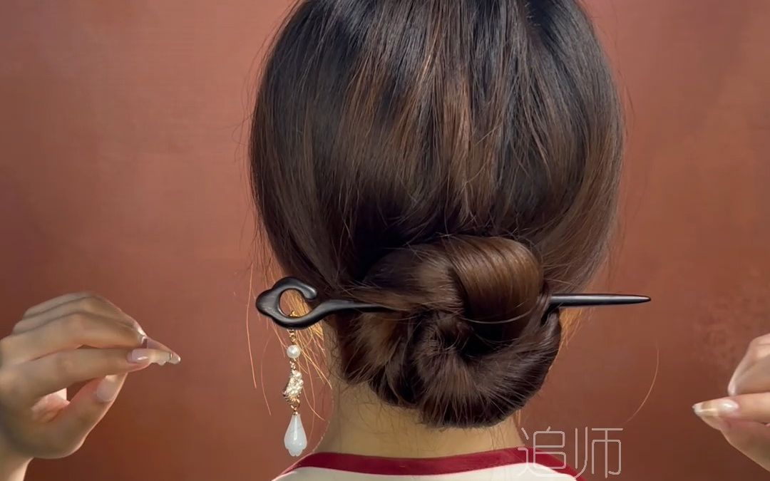 麻花辫盘发教程,妥妥的气质型美女,快艾特闺蜜一起学起来吧!
