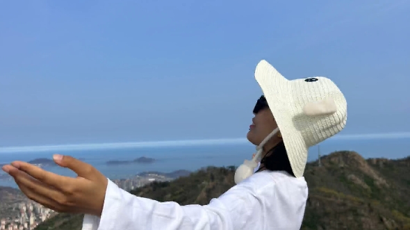 午后爬午山,这座在封山期也没有封的山~上午在李沧区世博园溜达仨小时,下午又在崂山区午山爬山仨小时,这一天运动量可以的,穿梭了青岛好几个区....