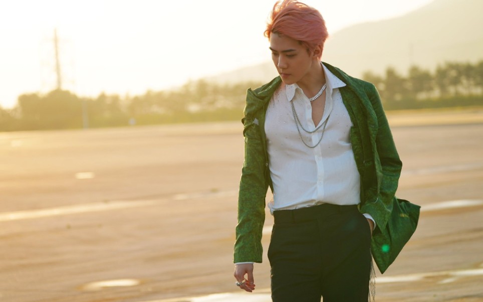 【吴世勋】我的白马王子啊 《on me》mv花絮