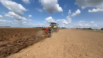 Tải video: 4K | Fendt 942 Vario+Kverneland LO KKL0100-300进行犁地作业