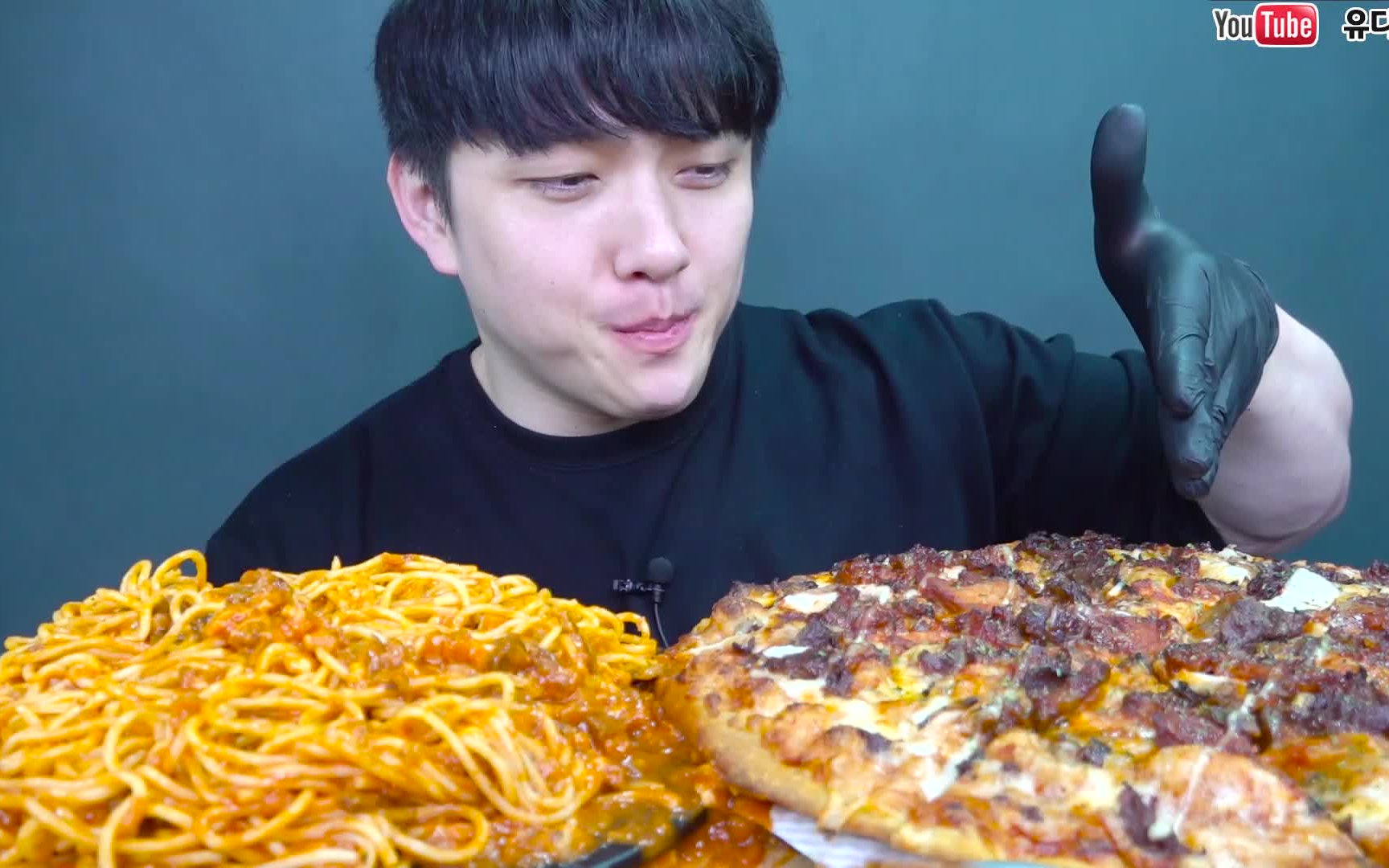 深渊巨口udt小哥烤肉披萨芝士意面大口吃真满足韩国大胃王吃播