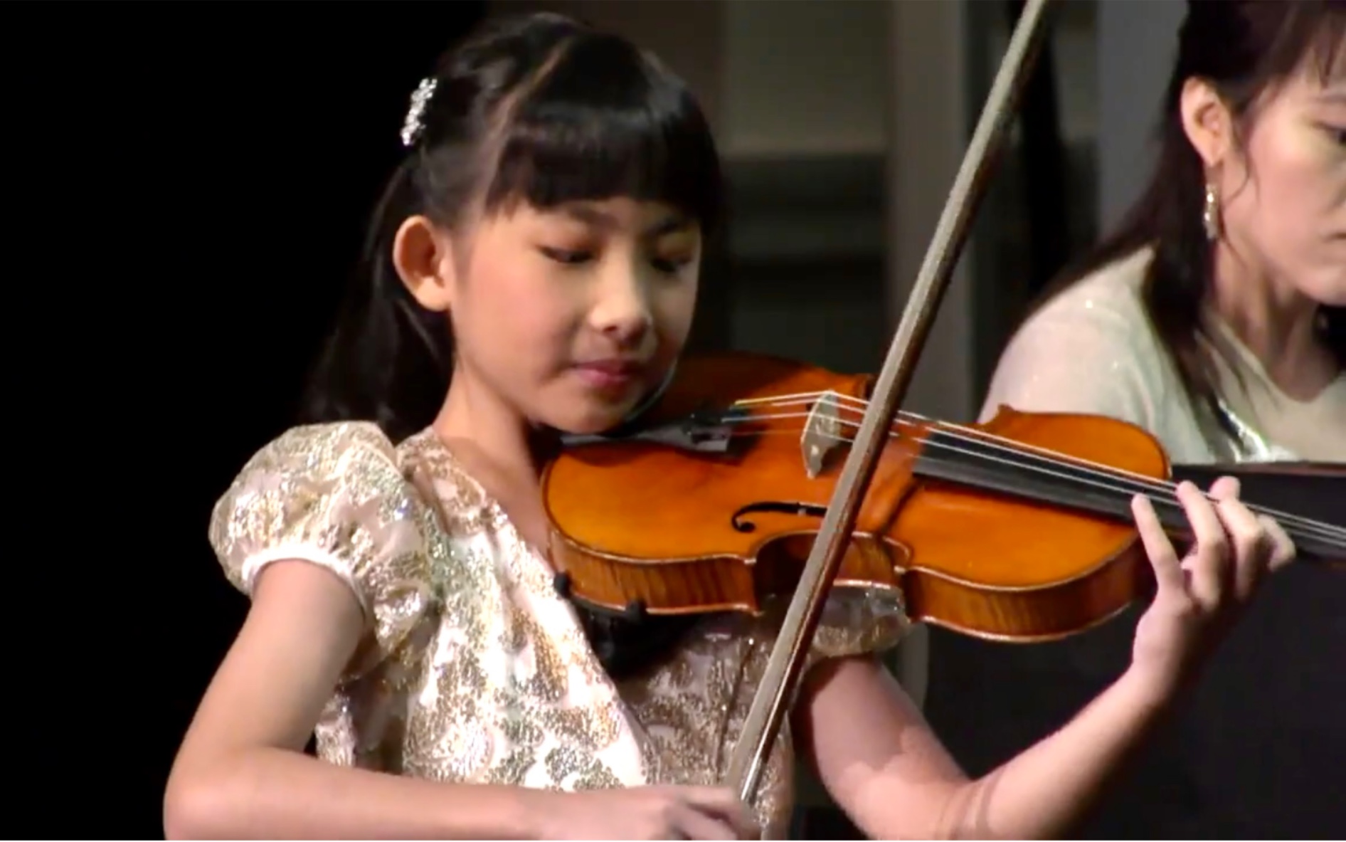 [图]蔡珂宜 & 小提琴·门德尔松-e小调小提琴协奏曲 第三乐章 Chloe Chua-Mendelssohn Violin Concerto in E minor