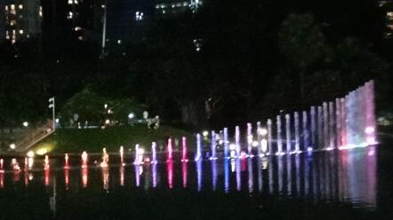 吉隆坡双子塔音乐喷泉 其一 哔哩哔哩 吉隆坡双子塔音乐喷泉 其一 哔哩哔哩