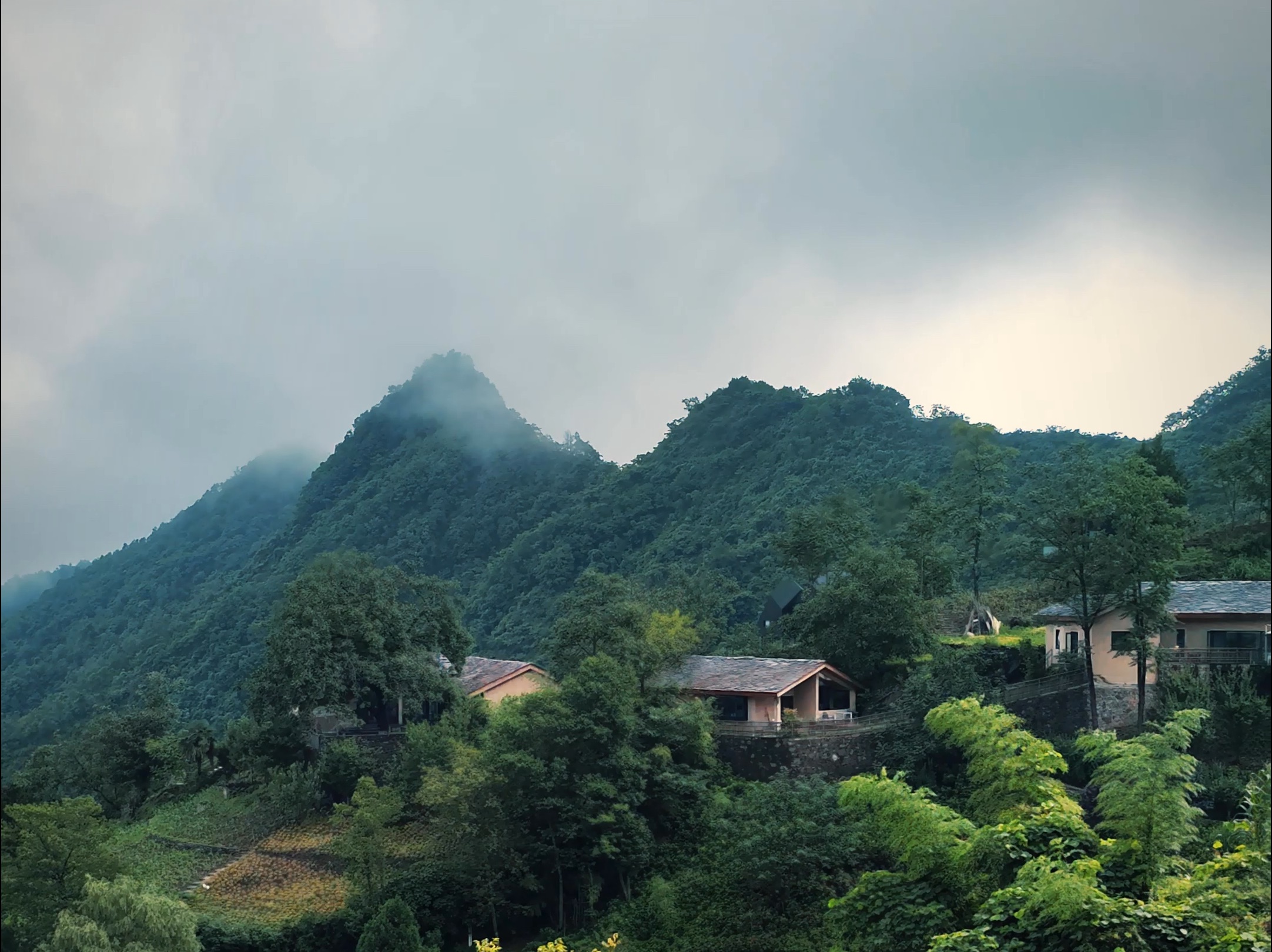 这是你记忆中的小山村么?