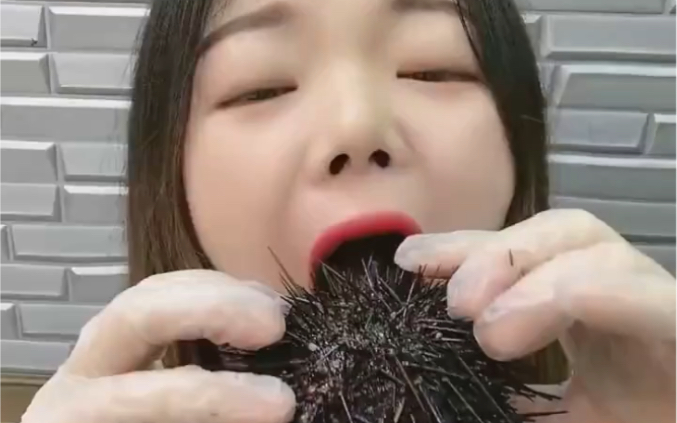 快手吃播萍妹嘴开海胆看着都扎嘴