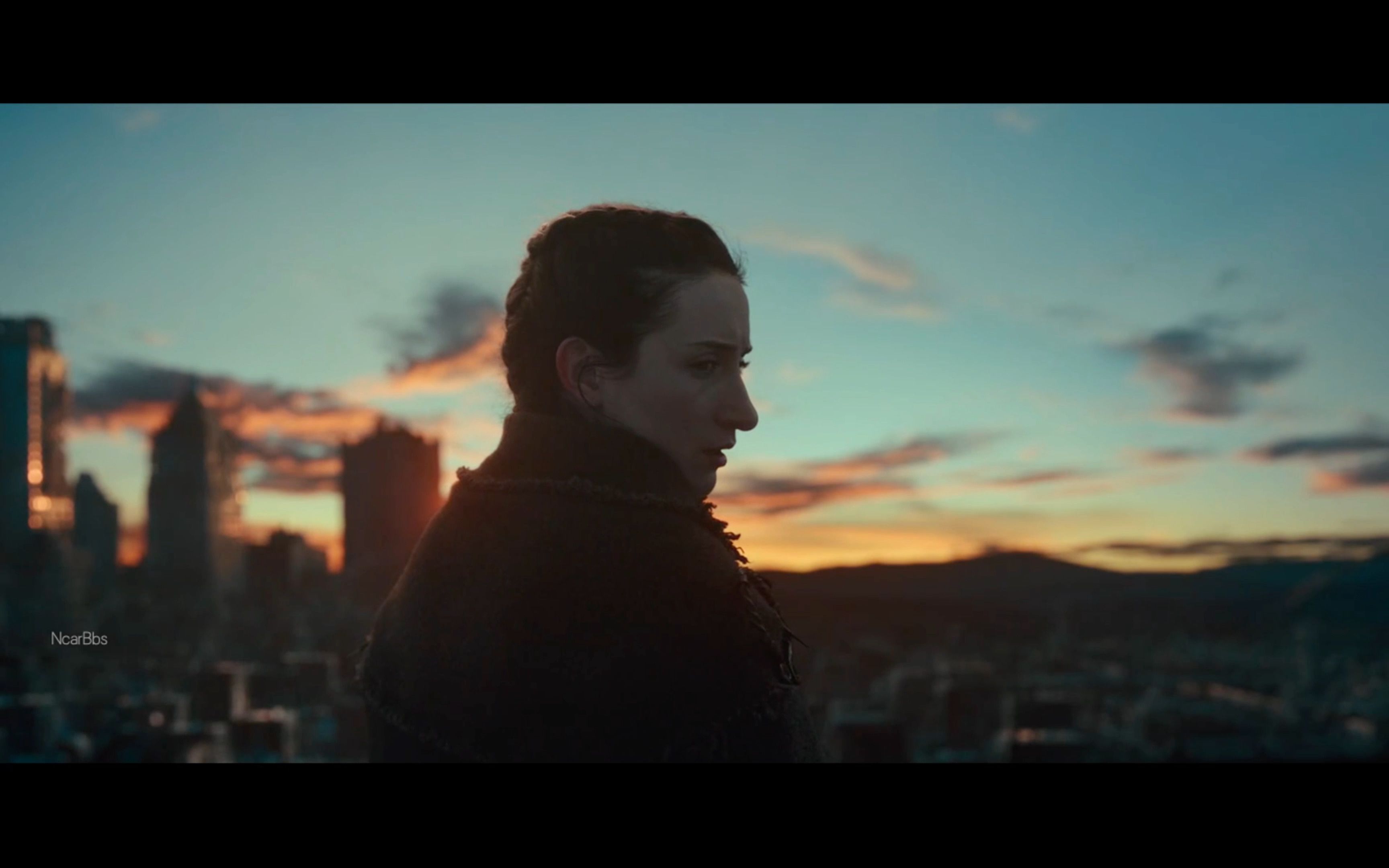 苹果公司新美剧《看见》画面很美,全是截图,主演海王,所以我用了海王