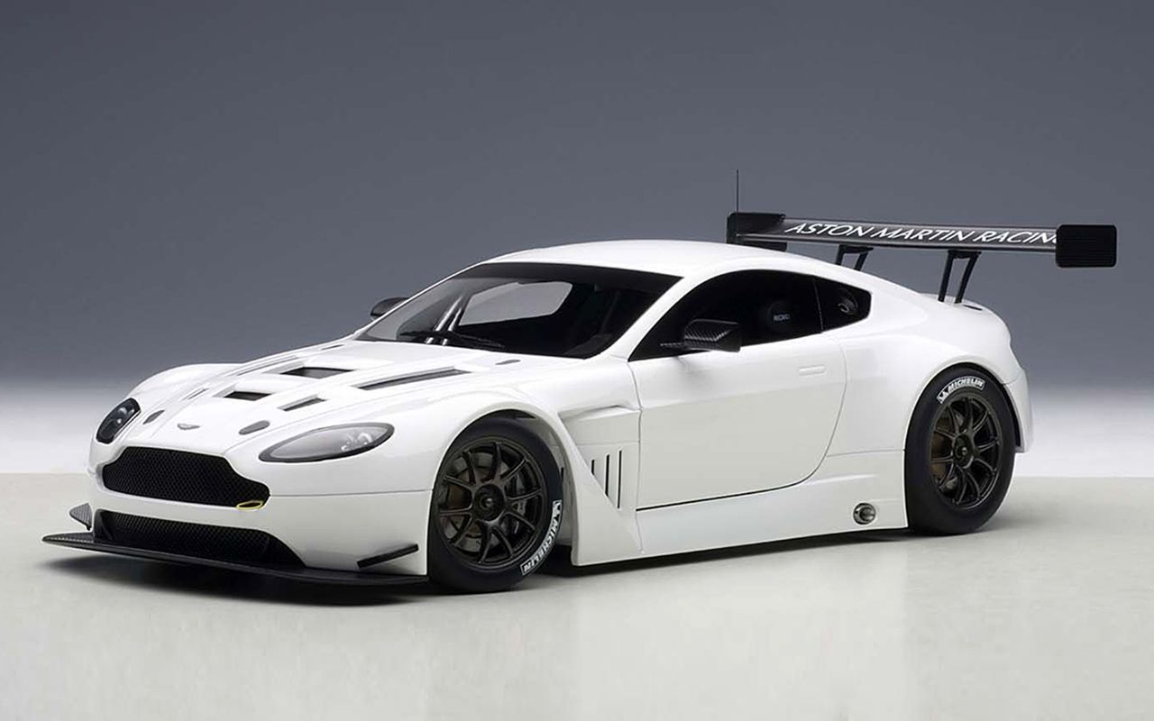 汽车模型autoart118阿斯顿马丁vantagegt3白