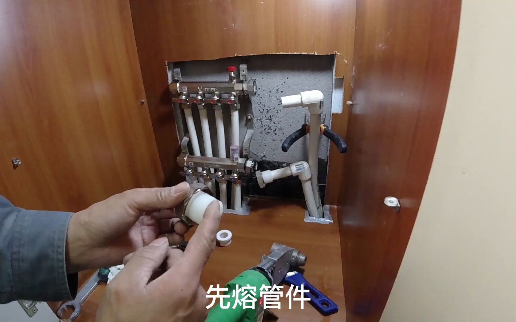 地暖分水器更換教程,水電工詳細講解步驟及方法,學習水電知識