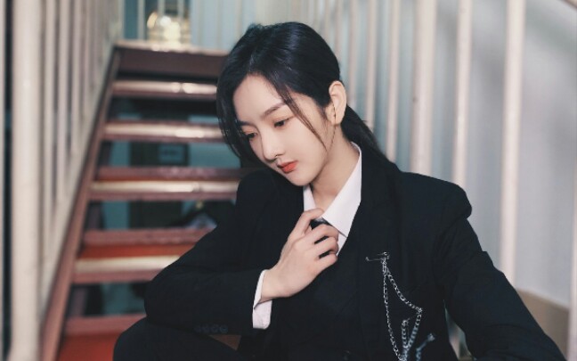 《炙热的我们》【向全世界安利青总】【青钰雯】悠唐金瓜,西装青总太