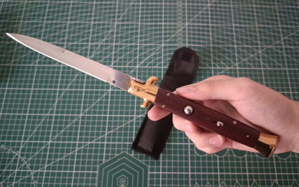 11寸黑手党akc侧跳弹簧刀,檀木手柄