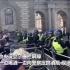 英国抗议“硝烟弥漫”！示威者投掷爆炸物挑衅 警民肢体冲突不断