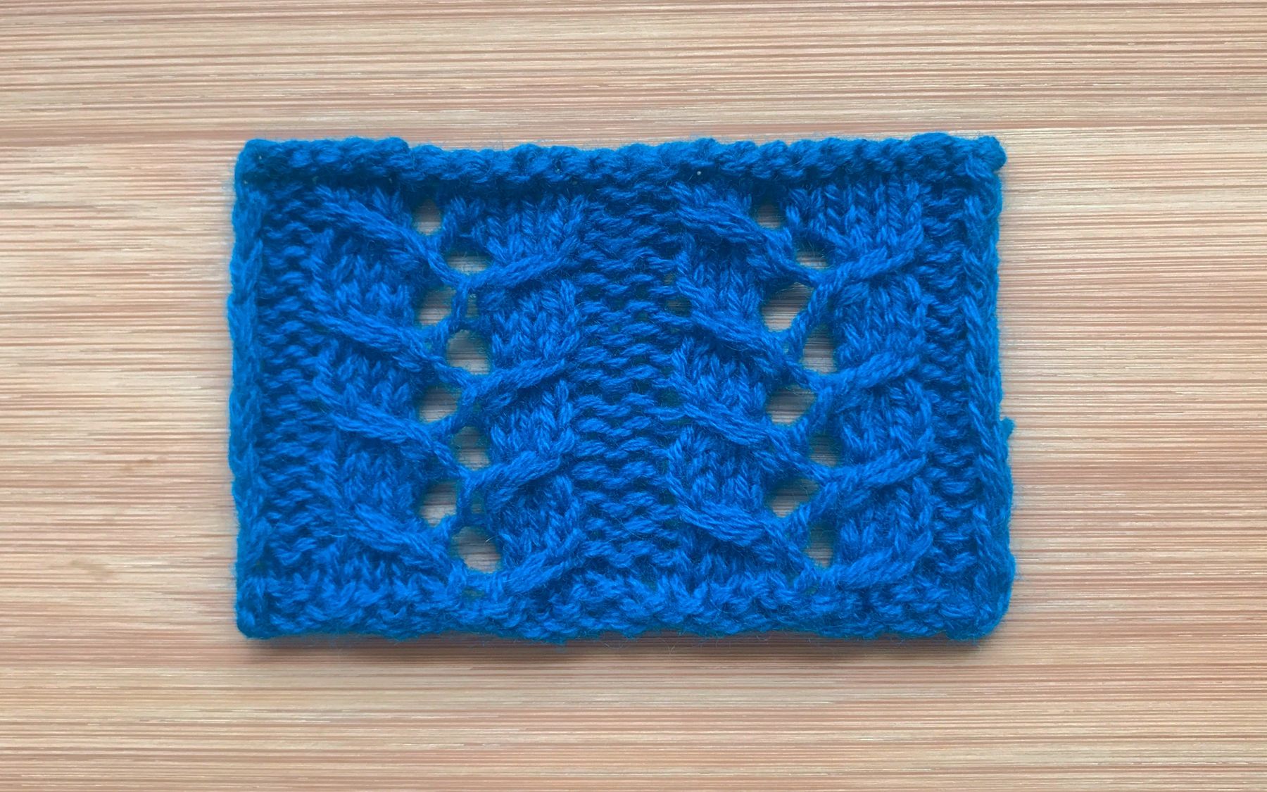 【轻描编织】一款别致的镂空花朵花样,简洁立体,织秋款开衫很漂亮