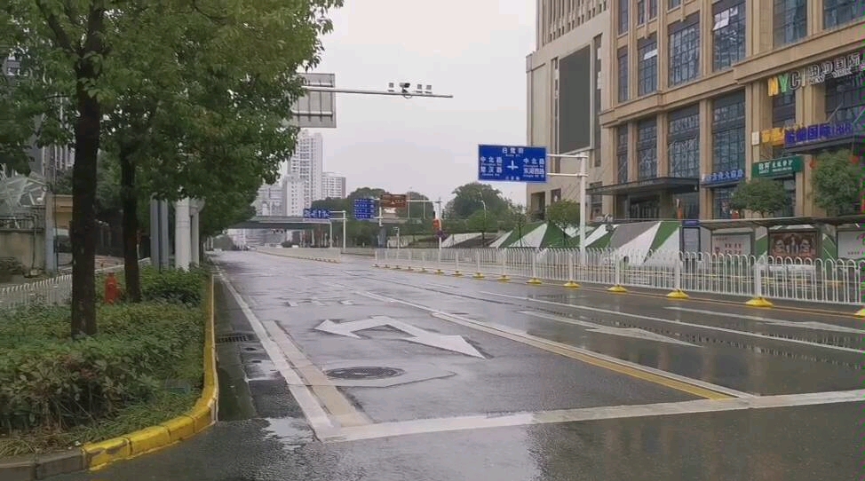 武汉封城后的街道,武汉加油!