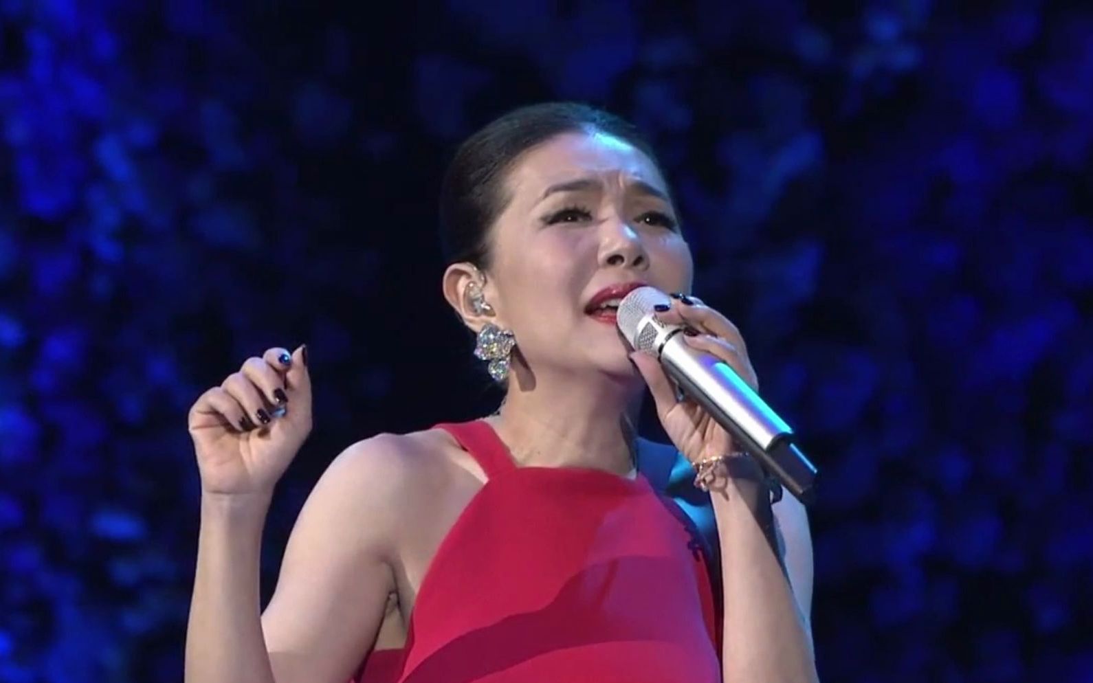 张清芳 - 认真的眼睛(live)高清