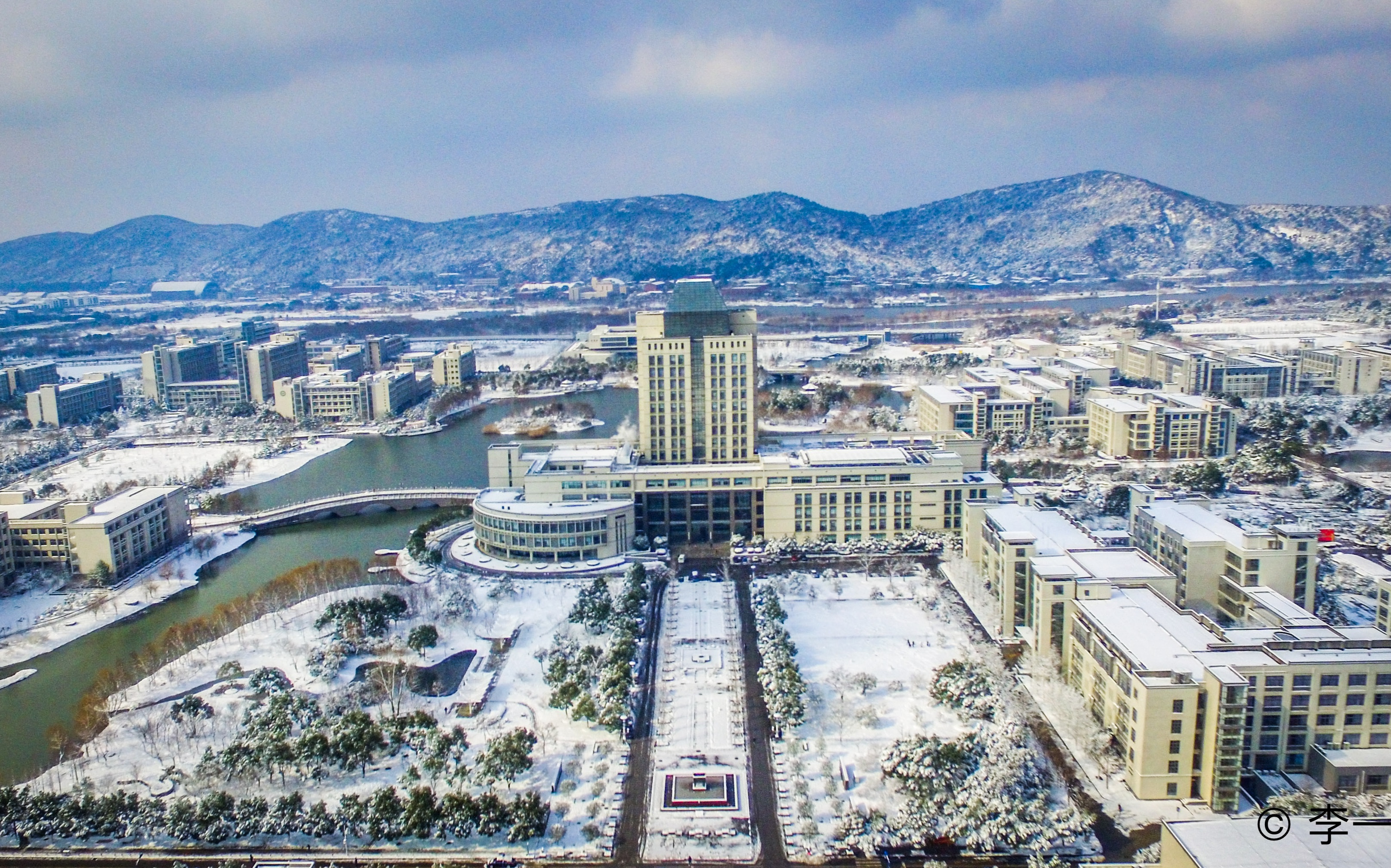 江南和雪的十年之约丨江南大学雪景航拍
