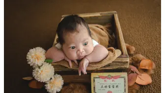 给玥玥拍满月照了