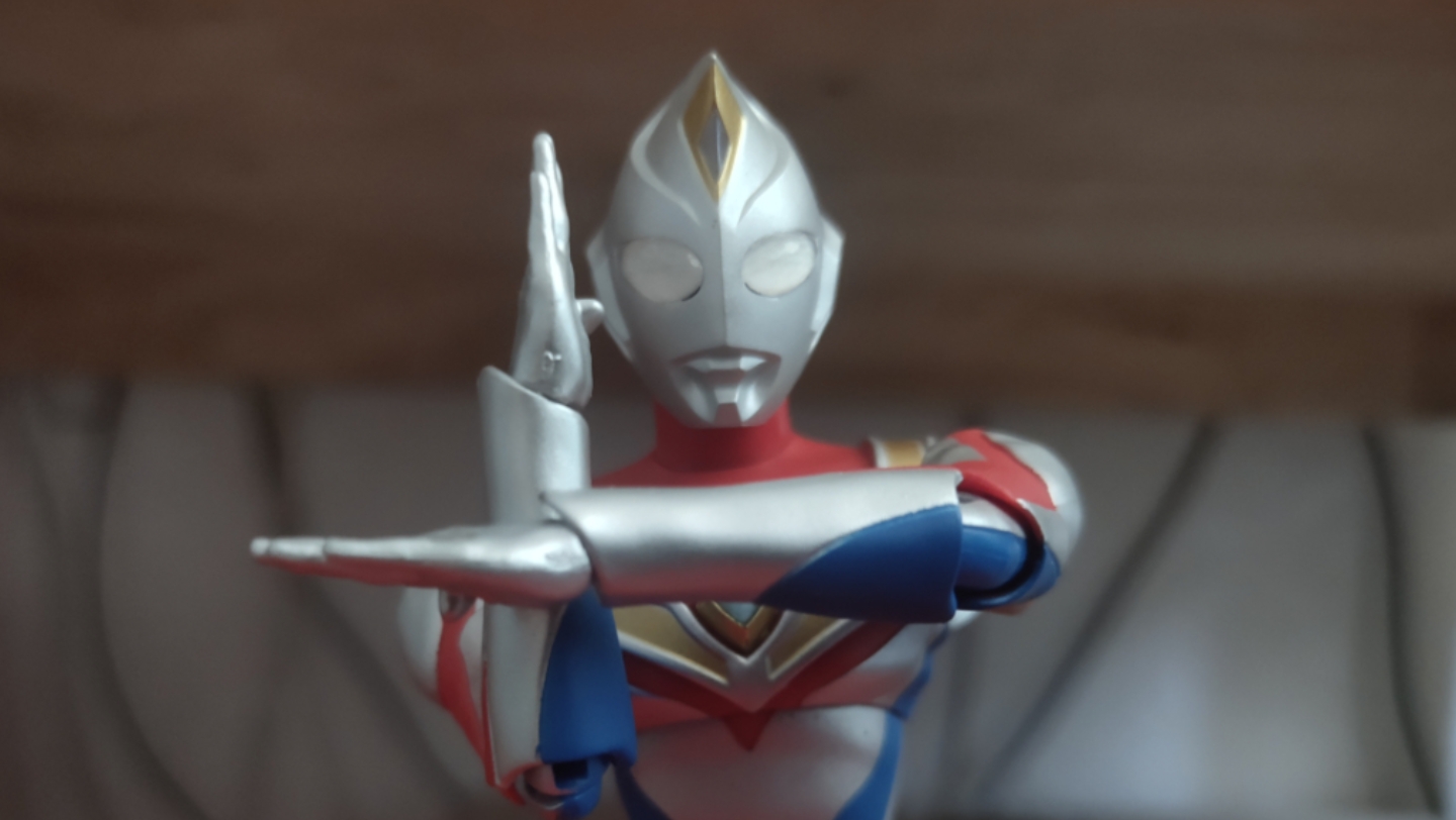 掰一掰真骨雕戴拿