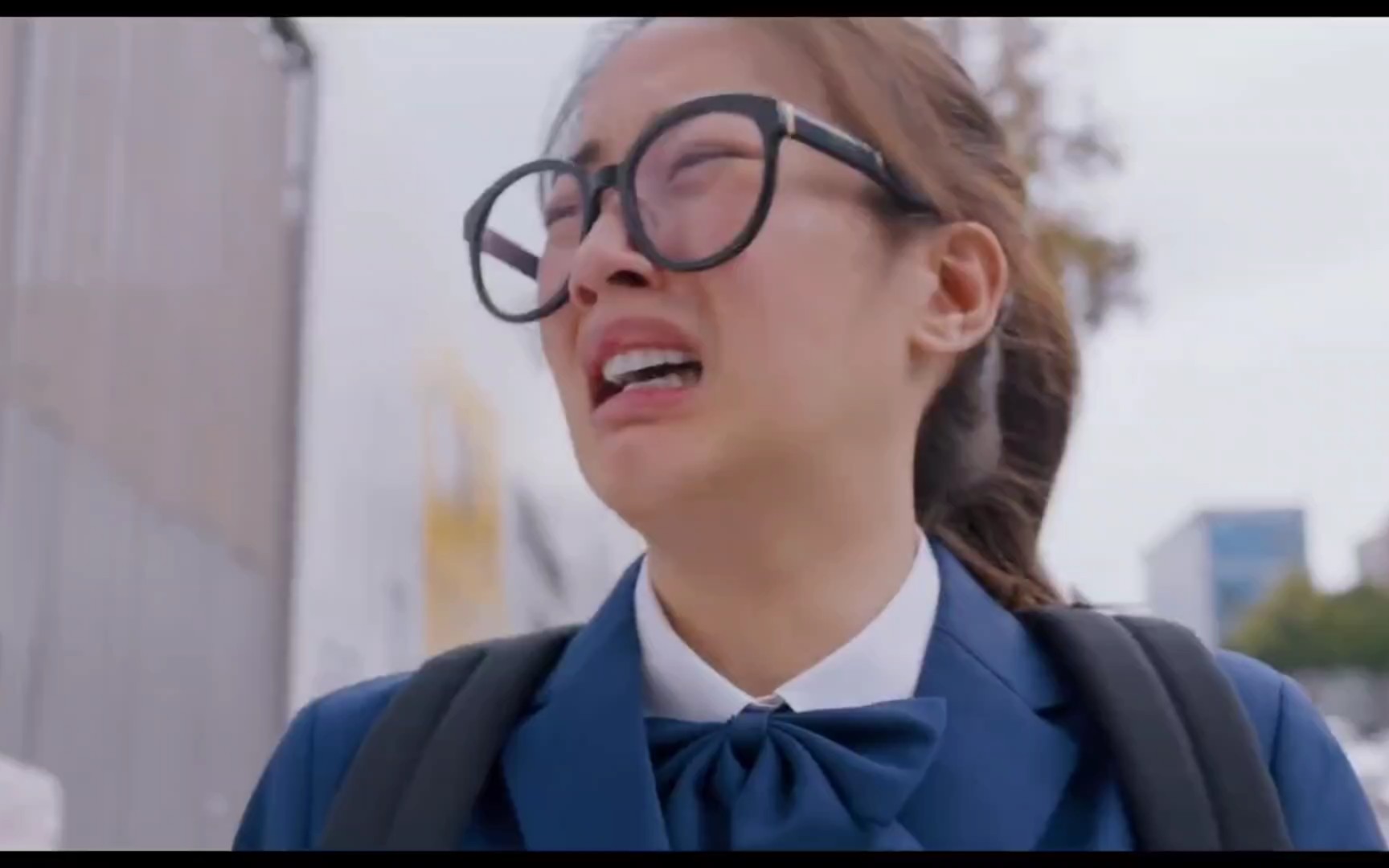 【女神降临】丑女表白被拒并被全班嘲笑后逆袭为万众女神