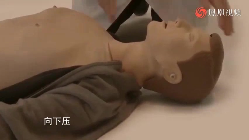 [图]正确的心肺复苏操作一定要学会！猝死后的黄金4分钟非常宝贵