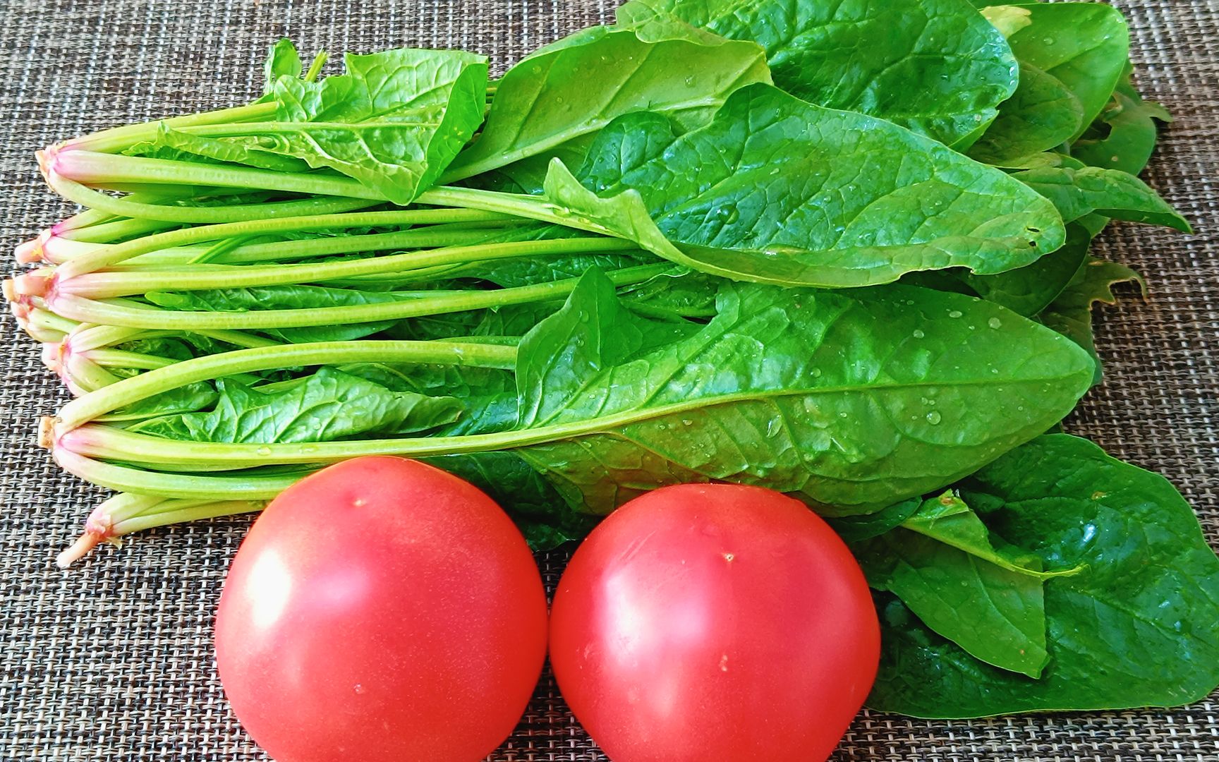 秋天,菠菜和西红柿是绝配,教你神仙吃法,出锅孩子抢着吃,真香