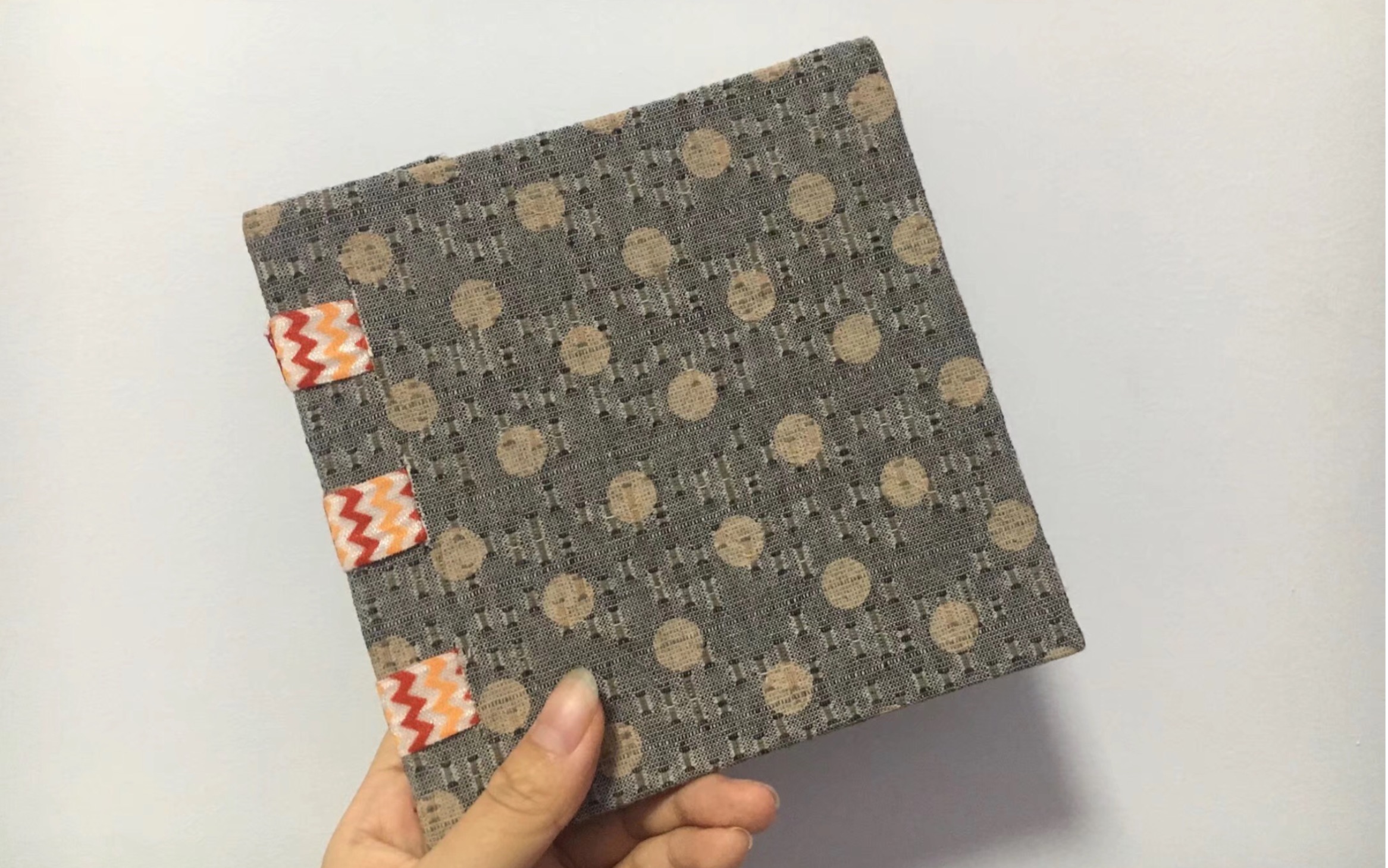 活动作品制作一本纯手工的书本