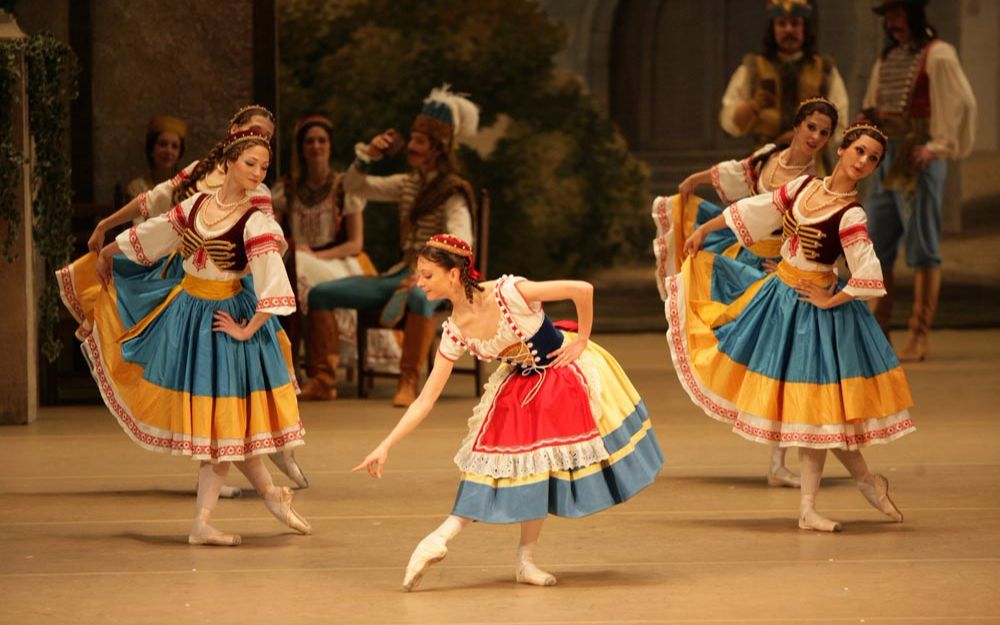 [图]【芭蕾】Coppelia - Kaptsova&Ovcharenko Bolshoi首席卡普索娃《葛蓓莉娅》全剧