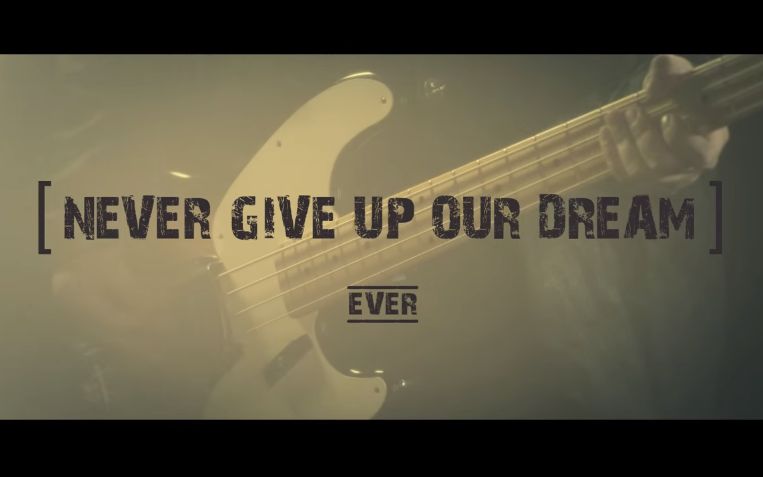 [图]【EVER 乐队】 Never Give Up Our Dream【Official MV】