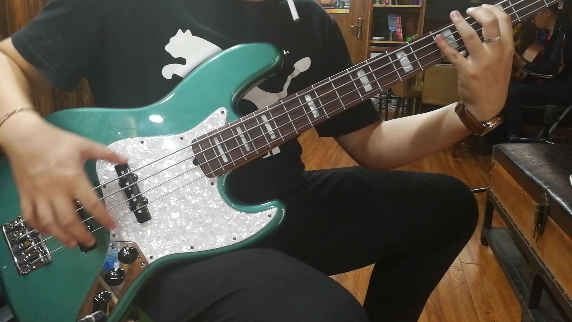 你没见过的指弹贝斯