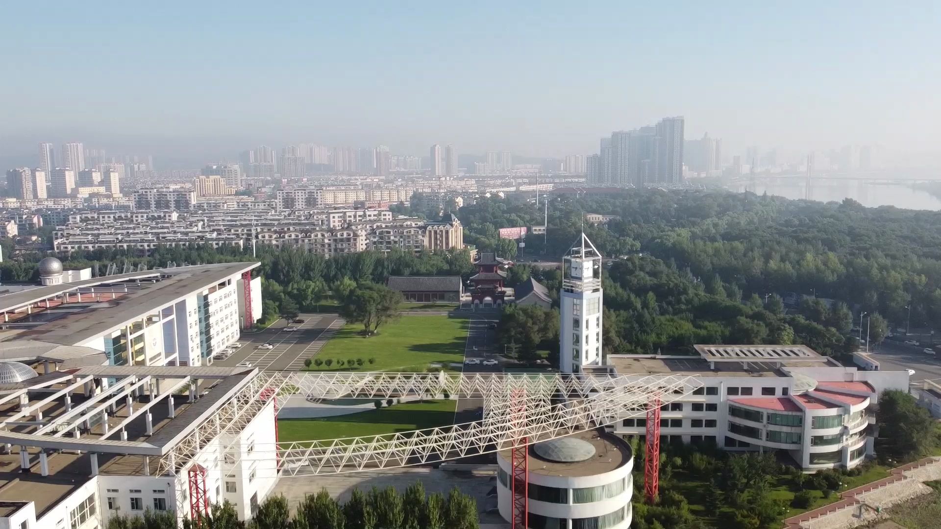 航拍测试:吉林一中