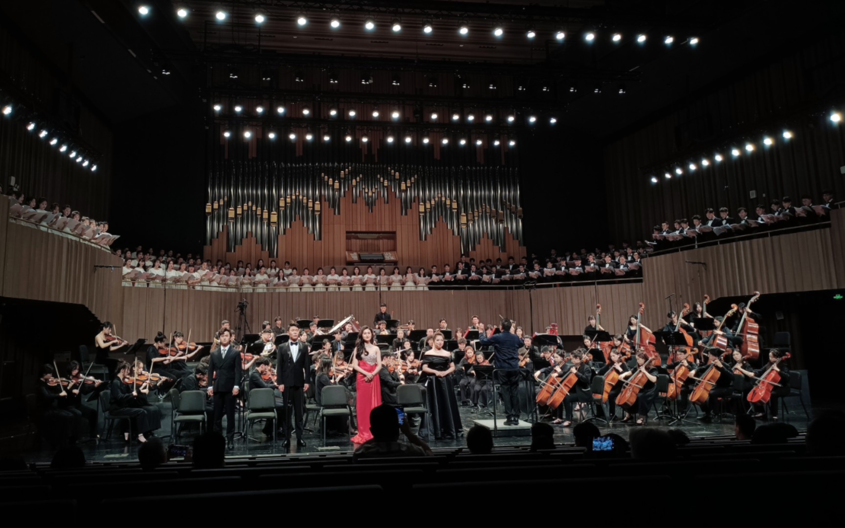 贝多芬欢乐颂片段胡咏言指挥