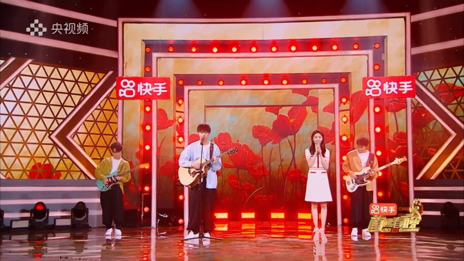 浩存妹妹小奶音深情演唱送你一朵小红花