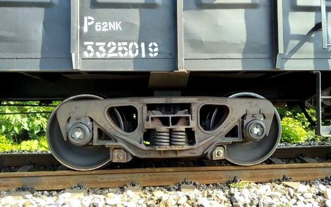 【中国铁路】裙边视角 p62nk型棚车启动_哔哩哔哩_bilibili