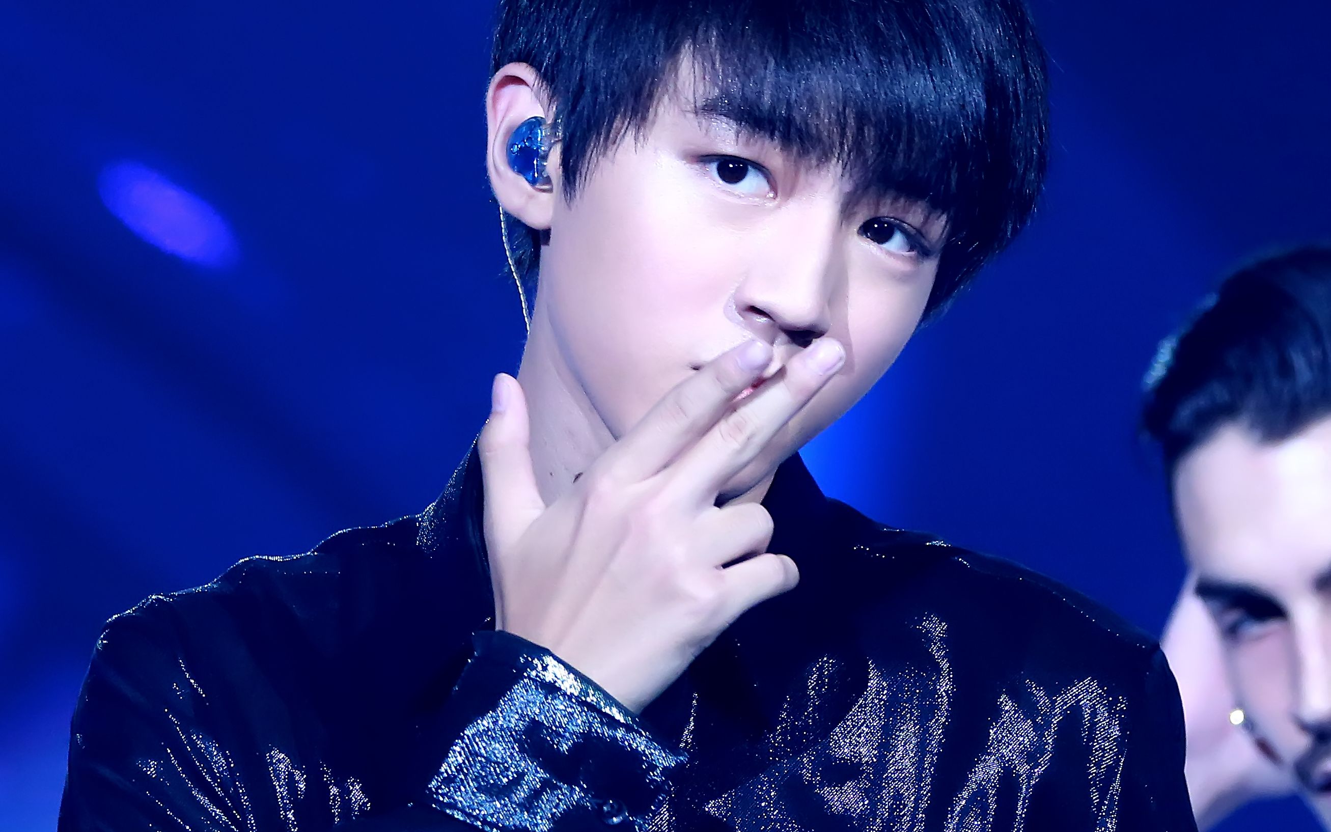 【王俊凯】热舞混剪—burning_哔哩哔哩_bilibili